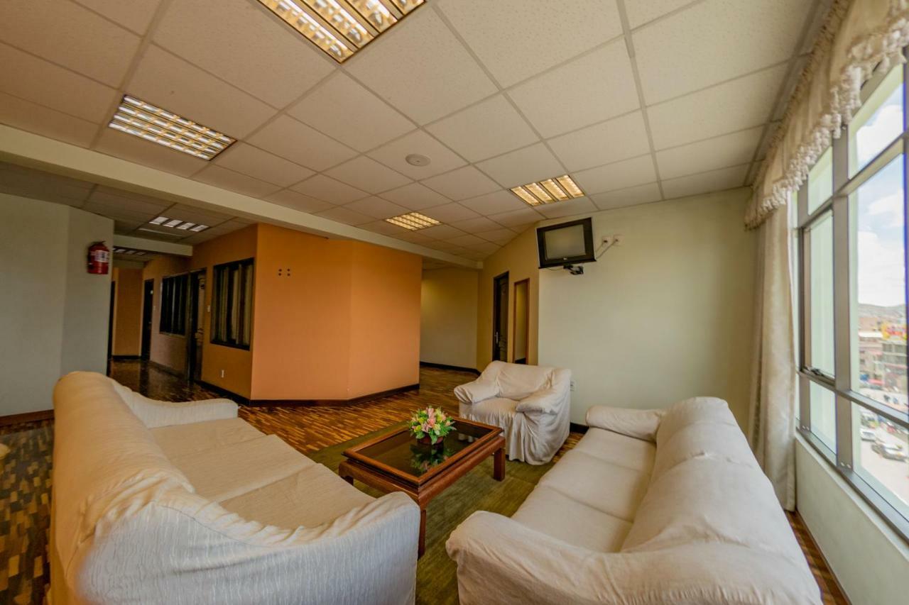 Hotel Oporto โอรูโร ภายนอก รูปภาพ